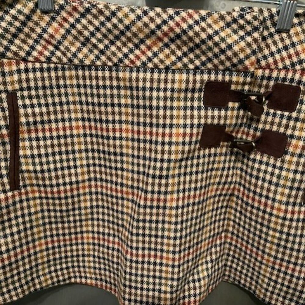 Retro School Girl Plaid Mini Skirt with buckle detail - Picture 8 of 16